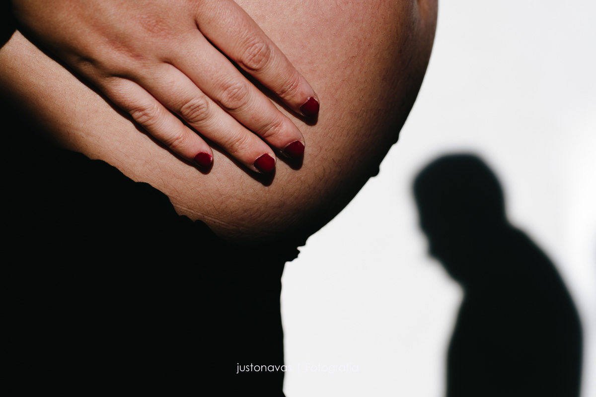 sesion-de-embarazo-diferente-justo-navas-fotografia sesion embarazo justo navas fotografia